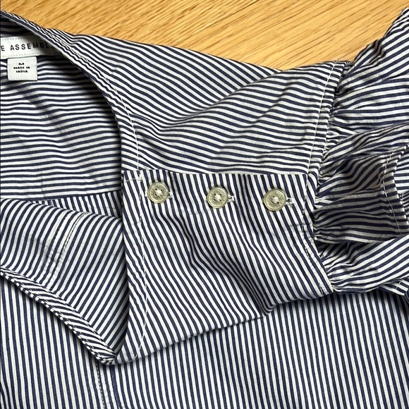 White and Blue Ruffled Long Sleeve Blouse - Picture 4 of 10